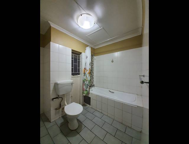 2 BEDROOM APARTMENT RENTED IN HALFWAY GARDENS